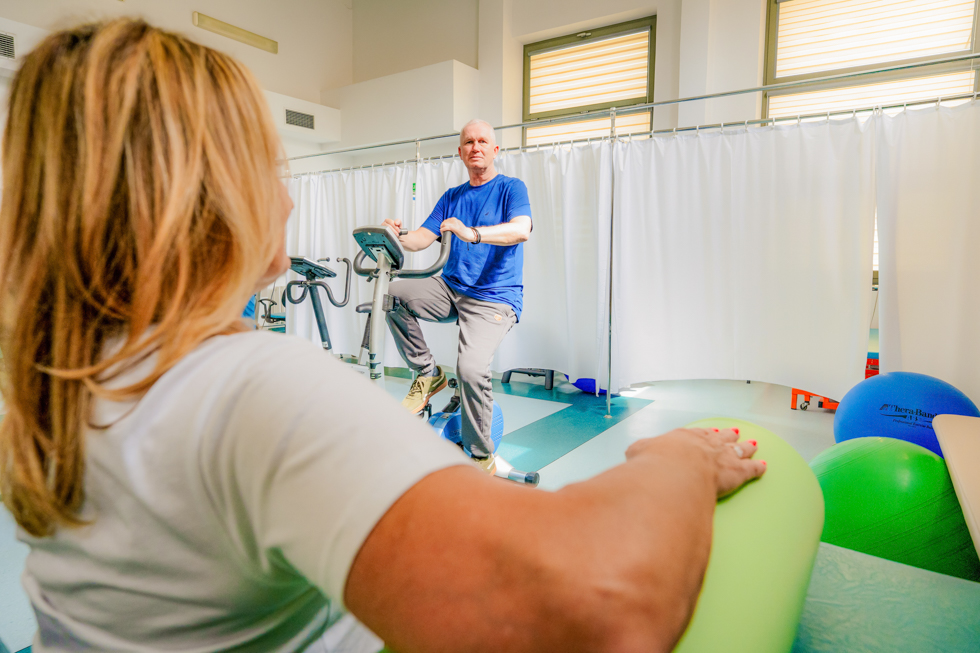 Ćwiczenia na rowerze rehabilitacyjnym