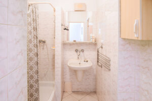 Single room - bathroom - MARCONI Sanatorium